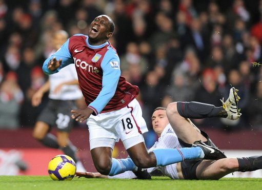 文班亚马伤缺，马刺展现坚韧精神（文班亚马因伤缺席，马刺展现顽强斗志）